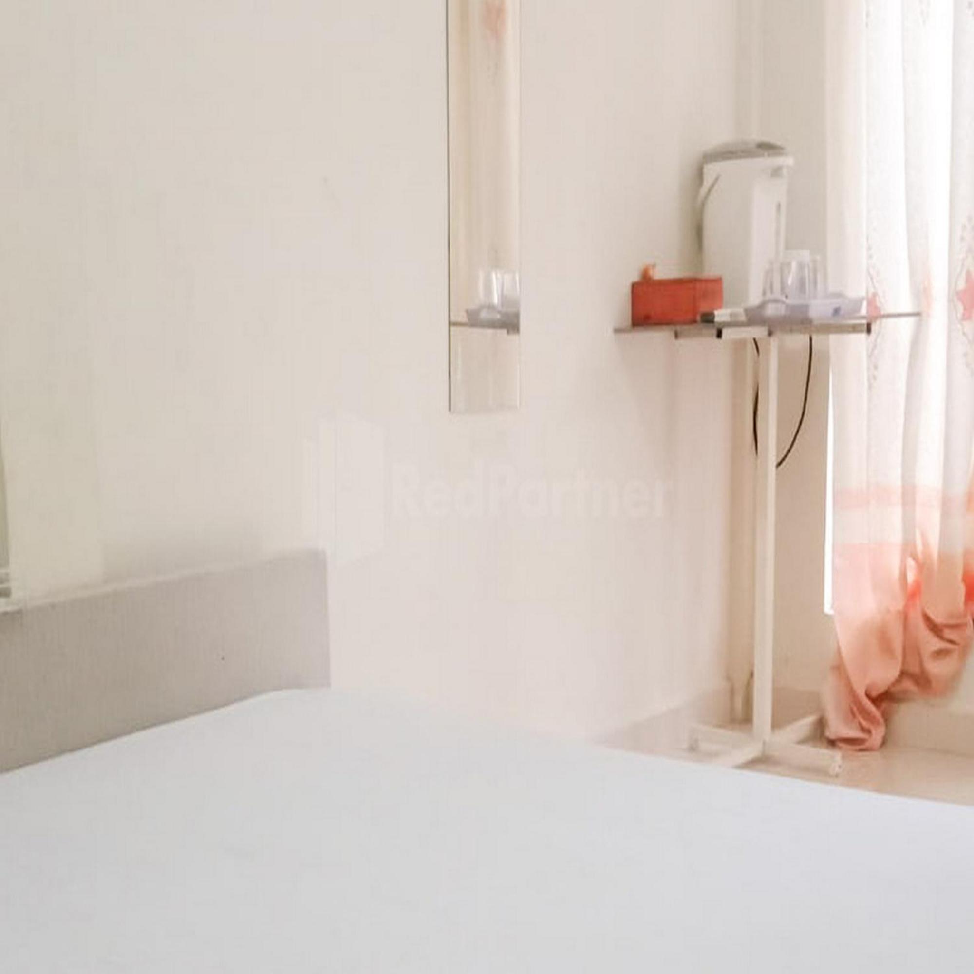 Wisma Pinggir Mitra Reddoorz Танджунгпинанг Экстерьер фото